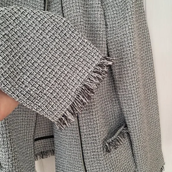 DKNY Women's Business Plus size Fringe Trim Tweed style zipper blazer size 16 - Picture 4 of 9